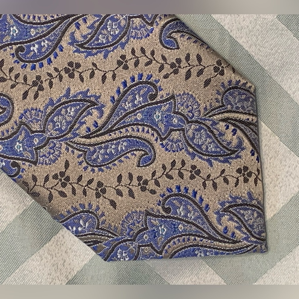 Paul Fredrick Necktie Khaki/Blue Paisley